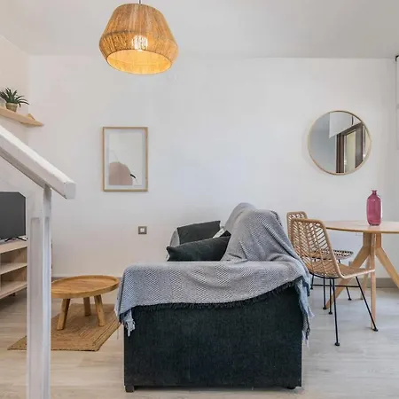 Apartment Loft In Front Of The Sea